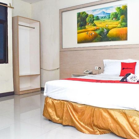 Reddoorz Plus Near Sultan Hasanuddin Airport Otel Makassar Dış mekan fotoğraf