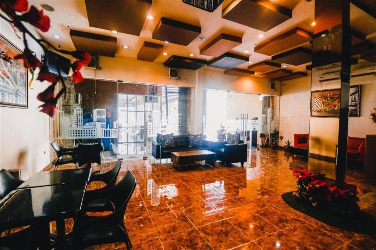 Reddoorz Plus Near Sultan Hasanuddin Airport Makassar Dış mekan fotoğraf