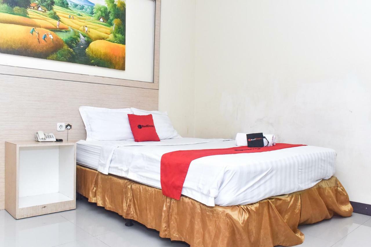 Reddoorz Plus Near Sultan Hasanuddin Airport Makassar Dış mekan fotoğraf