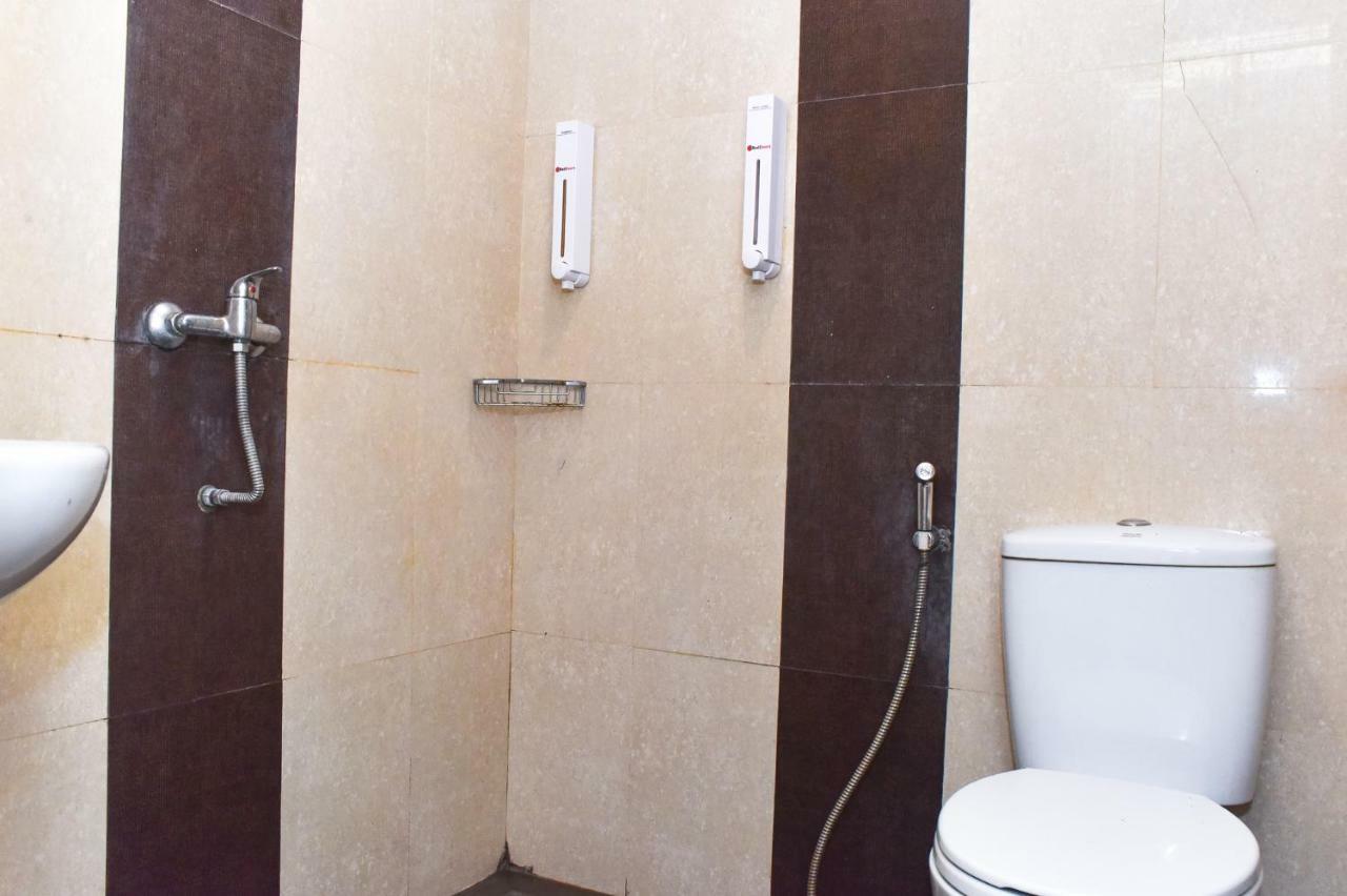 Reddoorz Plus Near Sultan Hasanuddin Airport Makassar Dış mekan fotoğraf