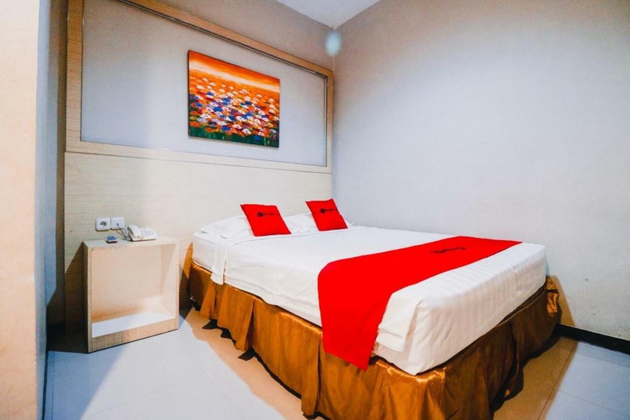 Reddoorz Plus Near Sultan Hasanuddin Airport Otel Makassar Dış mekan fotoğraf